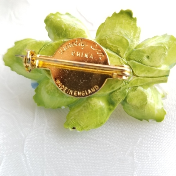 Vintage Dorothy Ann China Brooch Pin - Picture 4 of 12